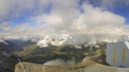 Glacier 3000: Cabane 2525m (glacier3000.ch)