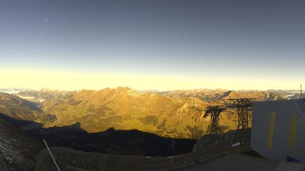 Glacier 3000: Cabane 2525m (glacier3000.ch)