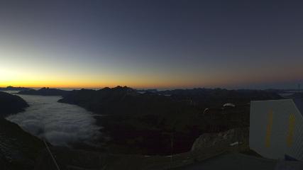 Glacier 3000: Cabane 2525m (glacier3000.ch)