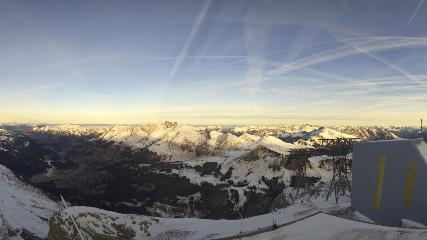 Glacier 3000: Cabane 2525m (glacier3000.ch)