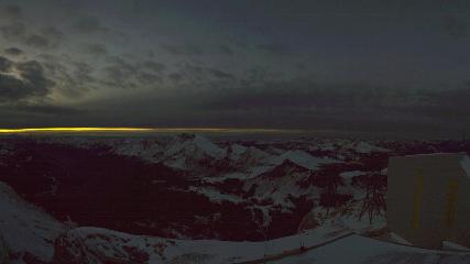 Glacier 3000: Cabane 2525m (glacier3000.ch)