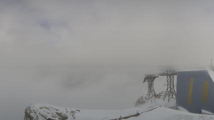 Glacier 3000: Cabane 2525m (glacier3000.ch)