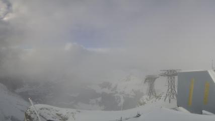 Glacier 3000: Cabane 2525m (glacier3000.ch)