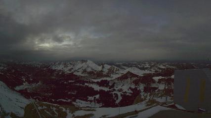 Glacier 3000: Cabane 2525m (glacier3000.ch)