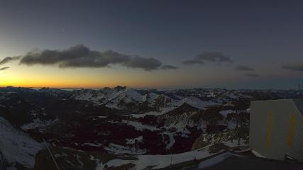 Glacier 3000: Cabane 2525m (glacier3000.ch)