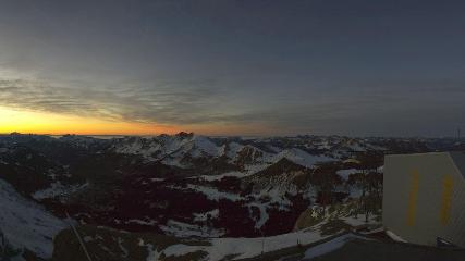 Glacier 3000: Cabane 2525m (glacier3000.ch)