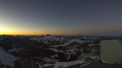 Glacier 3000: Cabane 2525m (glacier3000.ch)