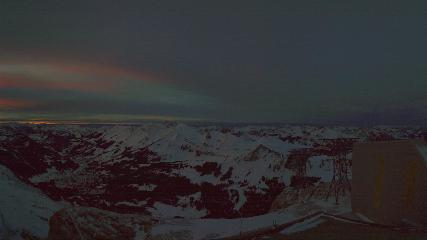 Glacier 3000: Cabane 2525m (glacier3000.ch)