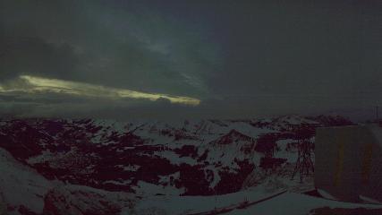 Glacier 3000: Cabane 2525m (glacier3000.ch)