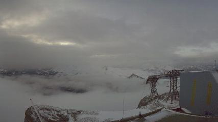 Glacier 3000: Cabane 2525m (glacier3000.ch)