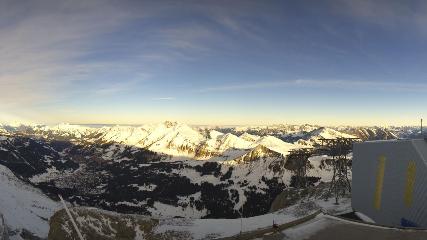 Glacier 3000: Cabane 2525m (glacier3000.ch)