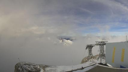 Glacier 3000: Cabane 2525m (glacier3000.ch)