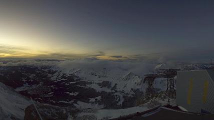 Glacier 3000: Cabane 2525m (glacier3000.ch)