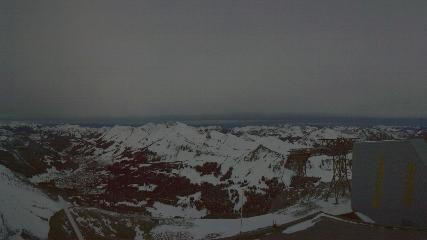 Glacier 3000: Cabane 2525m (glacier3000.ch)