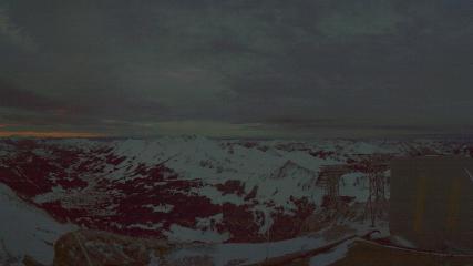 Glacier 3000: Cabane 2525m (glacier3000.ch)