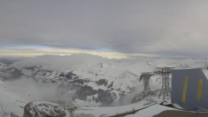 Glacier 3000: Cabane 2525m (glacier3000.ch)