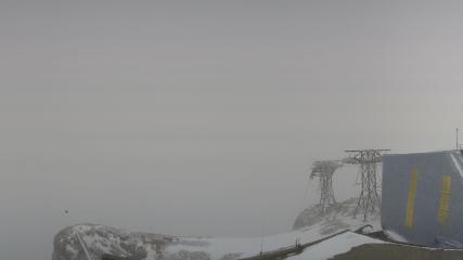 Glacier 3000: Cabane 2525m (glacier3000.ch)