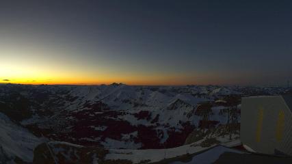 Glacier 3000: Cabane 2525m (glacier3000.ch)