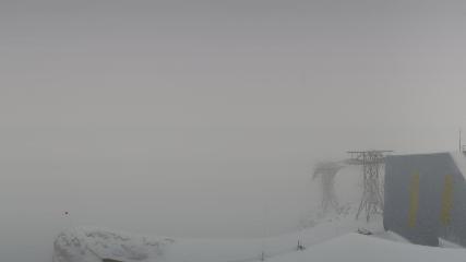 Glacier 3000: Cabane 2525m (glacier3000.ch)