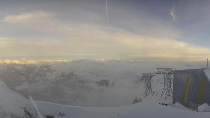 Glacier 3000: Cabane 2525m (glacier3000.ch)