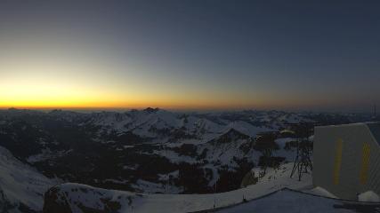 Glacier 3000: Cabane 2525m (glacier3000.ch)