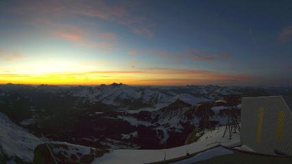 Glacier 3000: Cabane 2525m (glacier3000.ch)