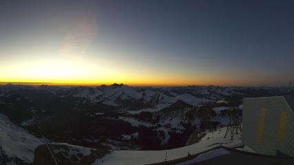 Glacier 3000: Cabane 2525m (glacier3000.ch)