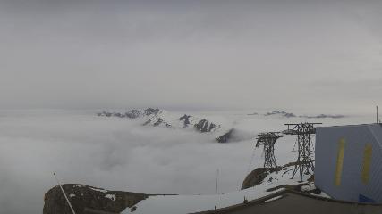 Glacier 3000: Cabane 2525m (glacier3000.ch)