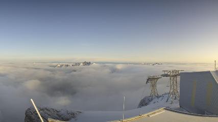 Glacier 3000: Cabane 2525m (glacier3000.ch)