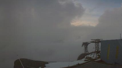 Glacier 3000: Cabane 2525m (glacier3000.ch)