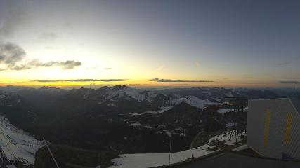 Glacier 3000: Cabane 2525m (glacier3000.ch)