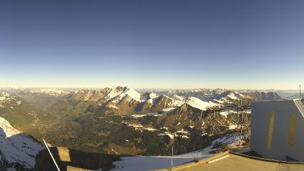 Glacier 3000: Cabane 2525m (glacier3000.ch)