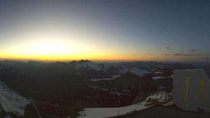 Glacier 3000: Cabane 2525m (glacier3000.ch)