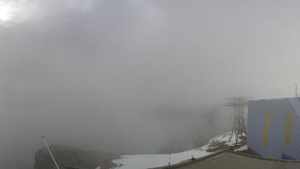 Glacier 3000: Cabane 2525m (glacier3000.ch)