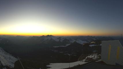 Glacier 3000: Cabane 2525m (glacier3000.ch)