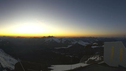 Glacier 3000: Cabane 2525m (glacier3000.ch)