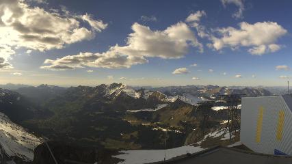 Glacier 3000: Cabane 2525m (glacier3000.ch)