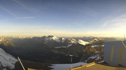 Glacier 3000: Cabane 2525m (glacier3000.ch)