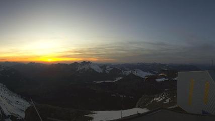 Glacier 3000: Cabane 2525m (glacier3000.ch)