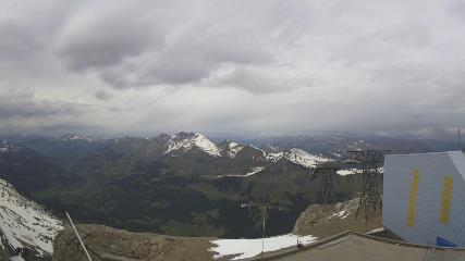 Glacier 3000: Cabane 2525m (glacier3000.ch)
