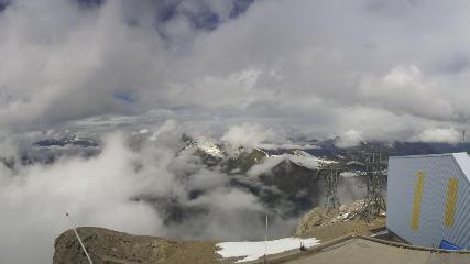 Glacier 3000: Cabane 2525m (glacier3000.ch)