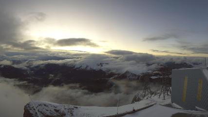 Glacier 3000: Cabane 2525m (glacier3000.ch)