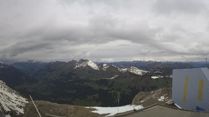 Glacier 3000: Cabane 2525m (glacier3000.ch)