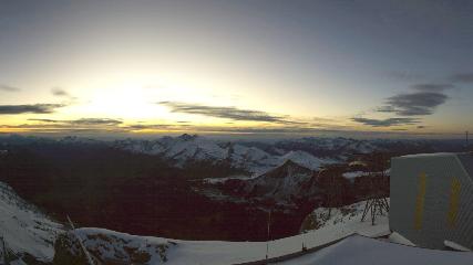 Glacier 3000: Cabane 2525m (glacier3000.ch)