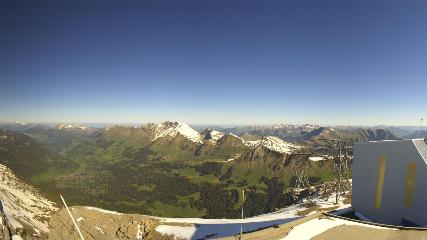 Glacier 3000: Cabane 2525m (glacier3000.ch)