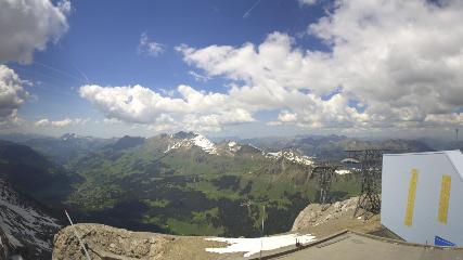 Glacier 3000: Cabane 2525m (glacier3000.ch)