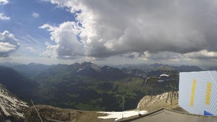 Glacier 3000: Cabane 2525m (glacier3000.ch)