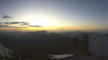 Glacier 3000: Cabane 2525m (glacier3000.ch)