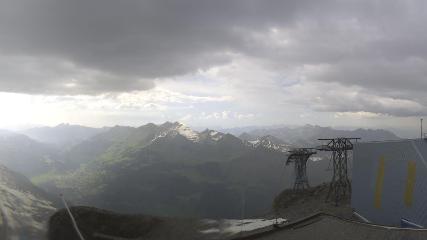 Glacier 3000: Cabane 2525m (glacier3000.ch)
