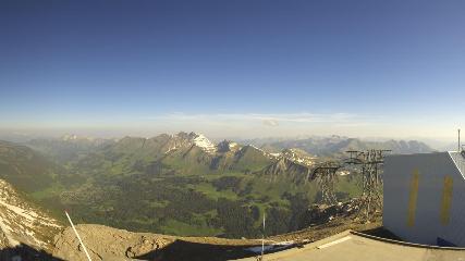 Glacier 3000: Cabane 2525m (glacier3000.ch)